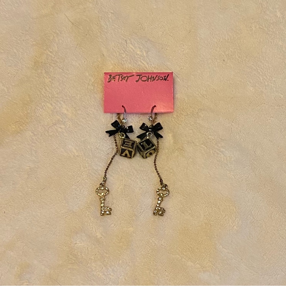 Betsey Johnson LOVE block & key dangling earrings
